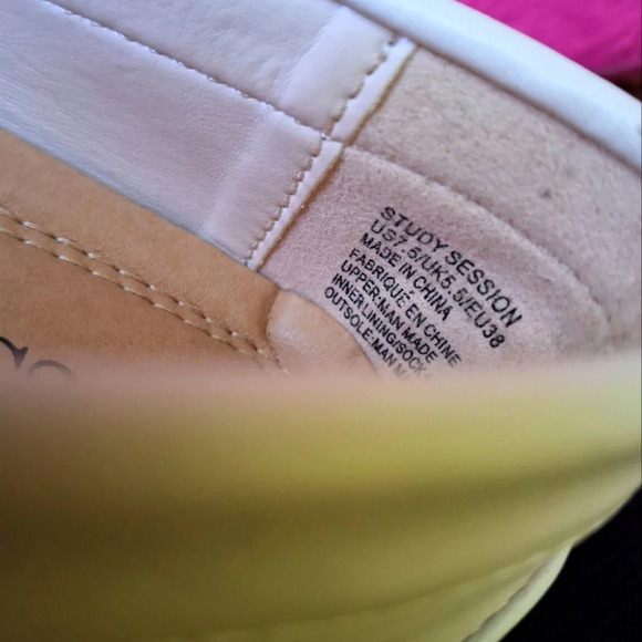 NWOT, Ivory blush  loafers, size 7.5 us - Picture 3 of 3